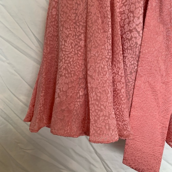 Alice + Olivia Mina Puff Sleeve Ruffle Mini Dress with Bow - Picture 7 of 13